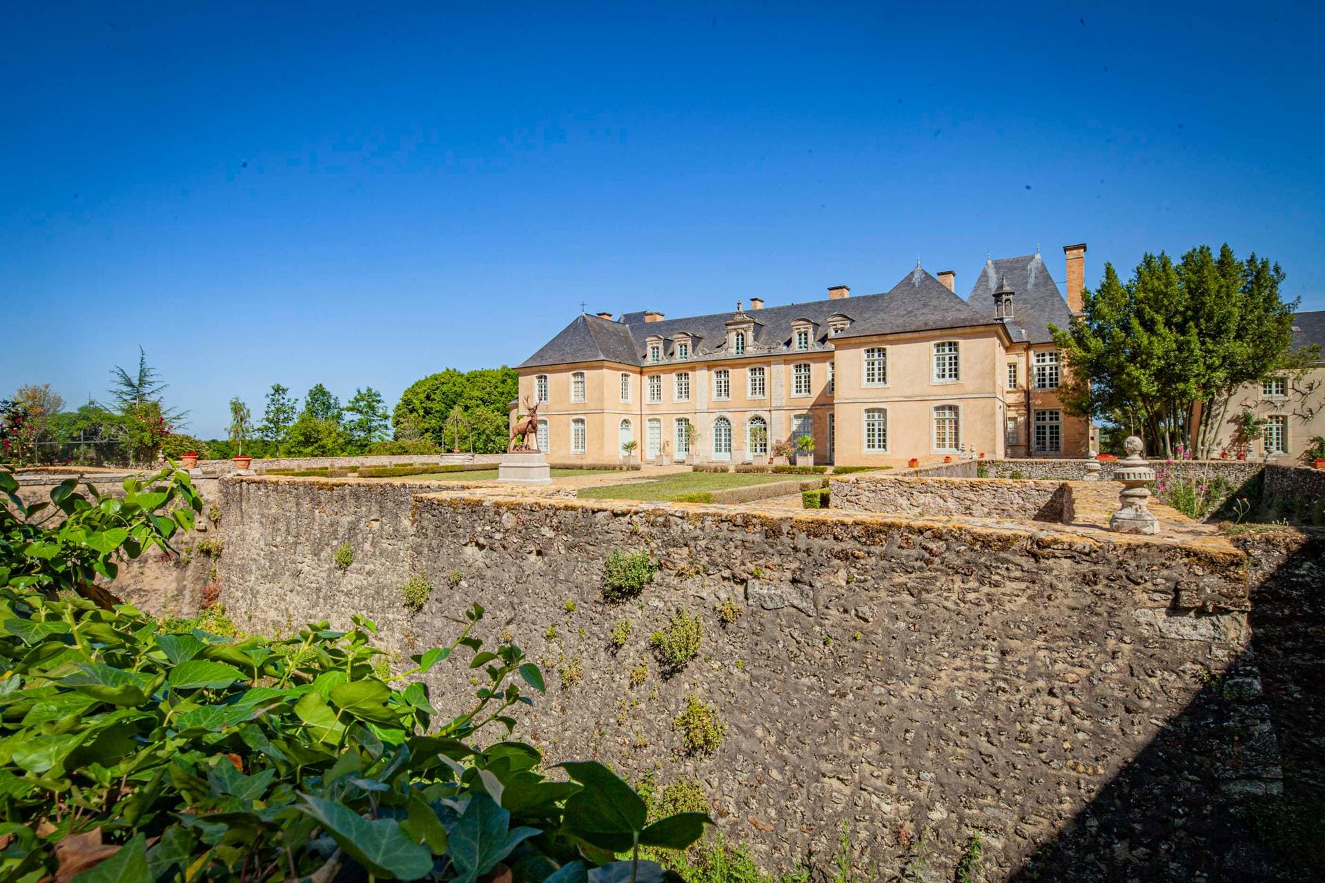 Château d'Ardenay-sur-Mérize 1