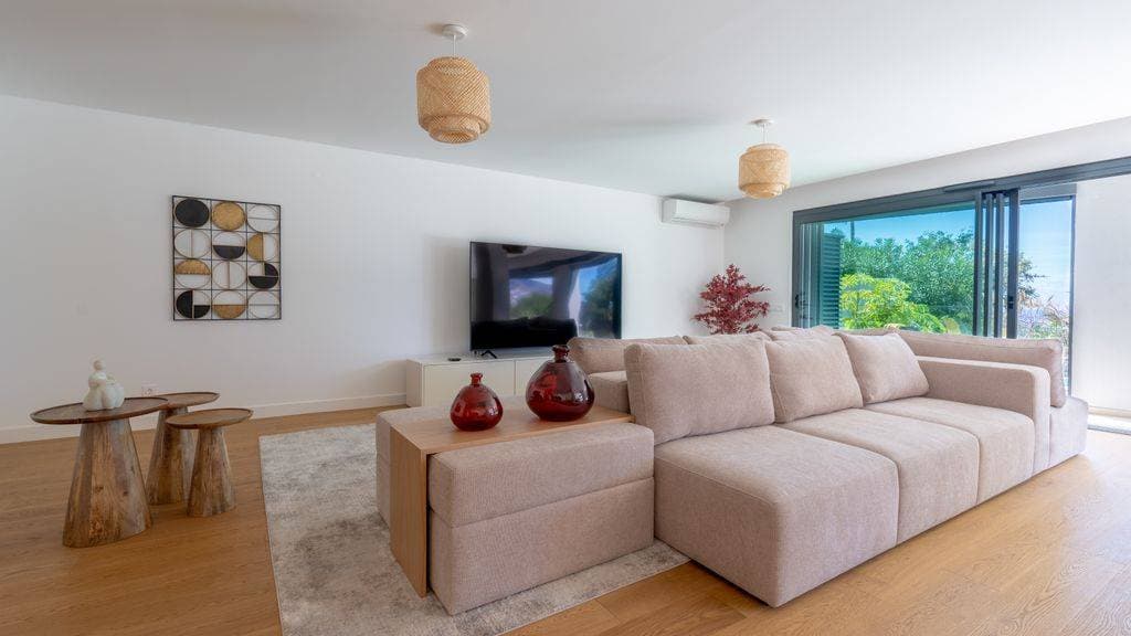 Acqua Sensation Suites by LovelyStay 7
