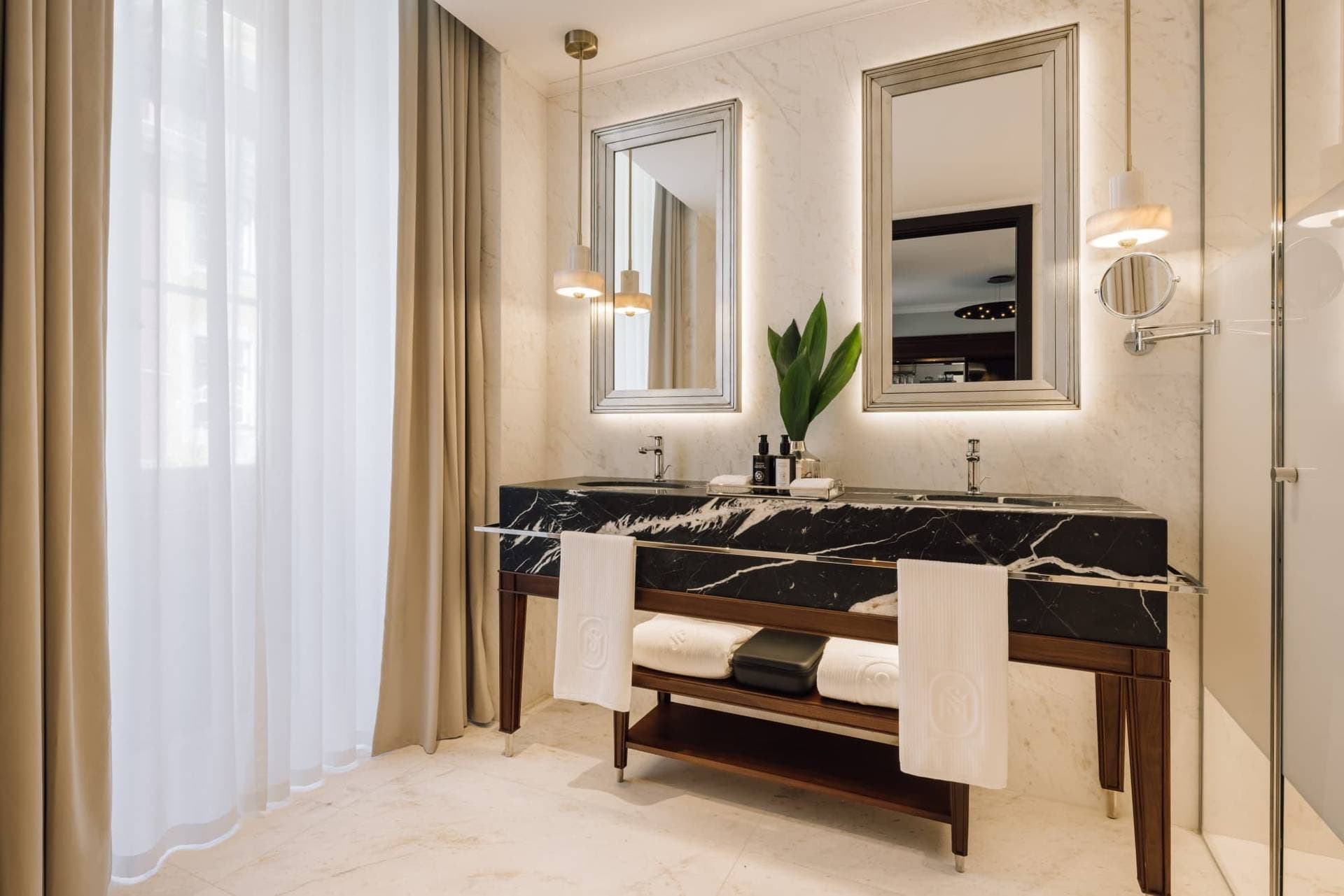 MYTHIC SANA Downtown Suites 12