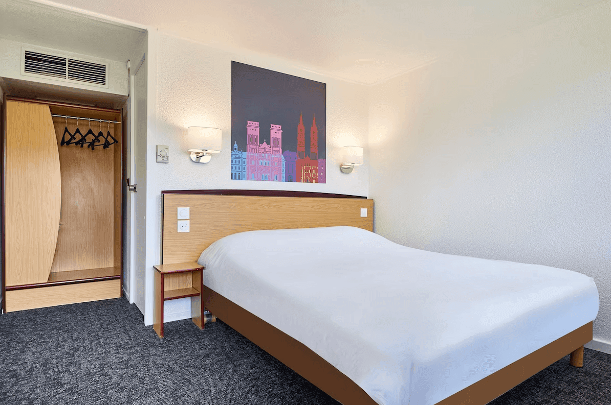 Hôtel Restaurant KYRIAD Tarbes - Bastillac 6