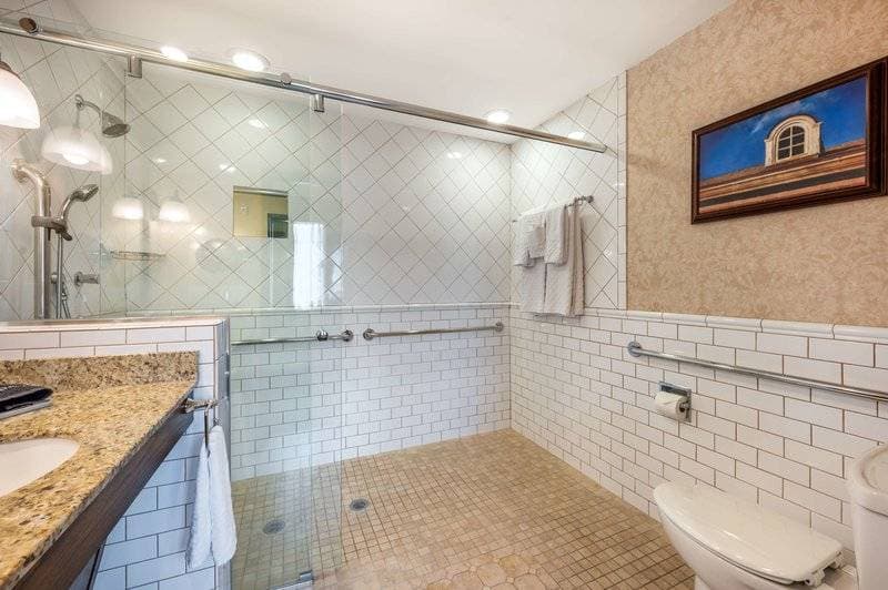 Best Western Premier Mariemont Inn 27