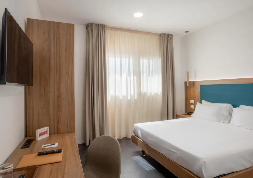 V Hotel 6