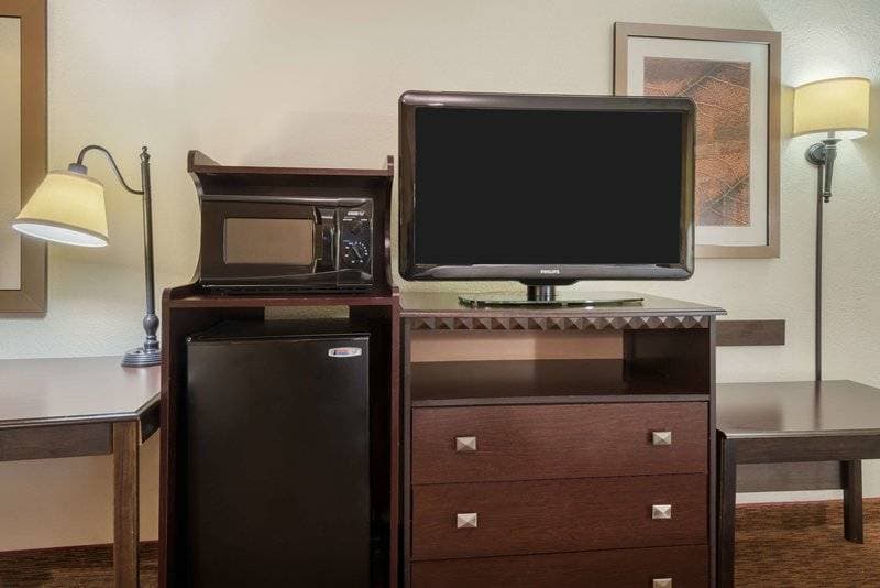 Hampton Inn Charlotte-University Place 12