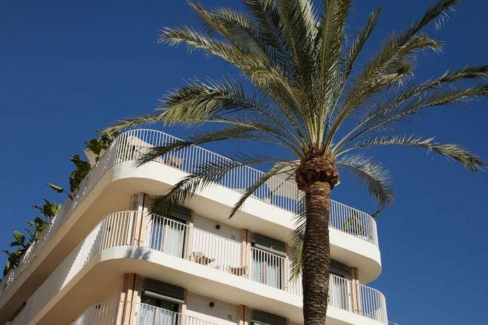 Belle Marivent Mediterranean Petit Hotel 10
