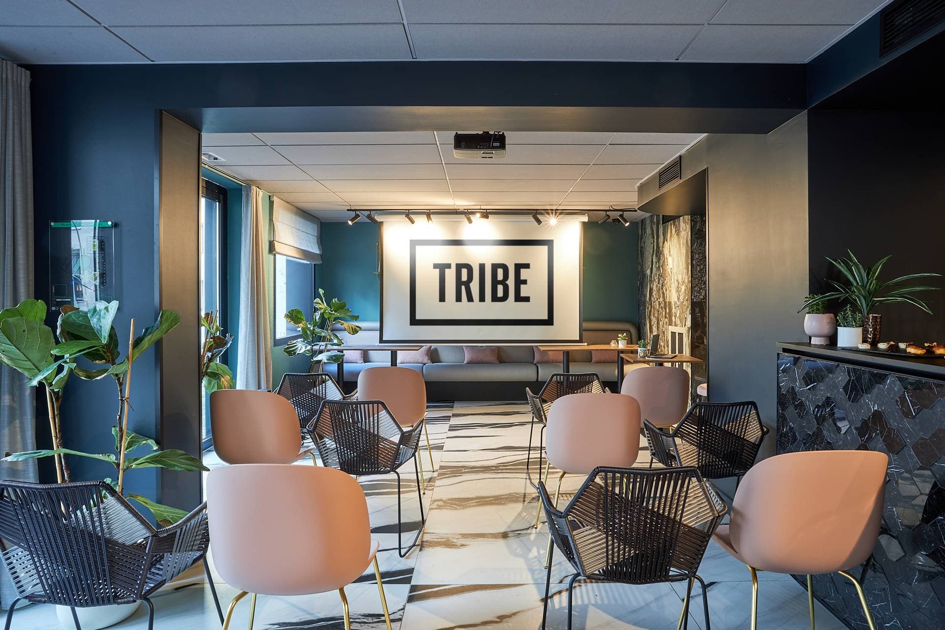 Tribe Paris La Defense Esplanade 4