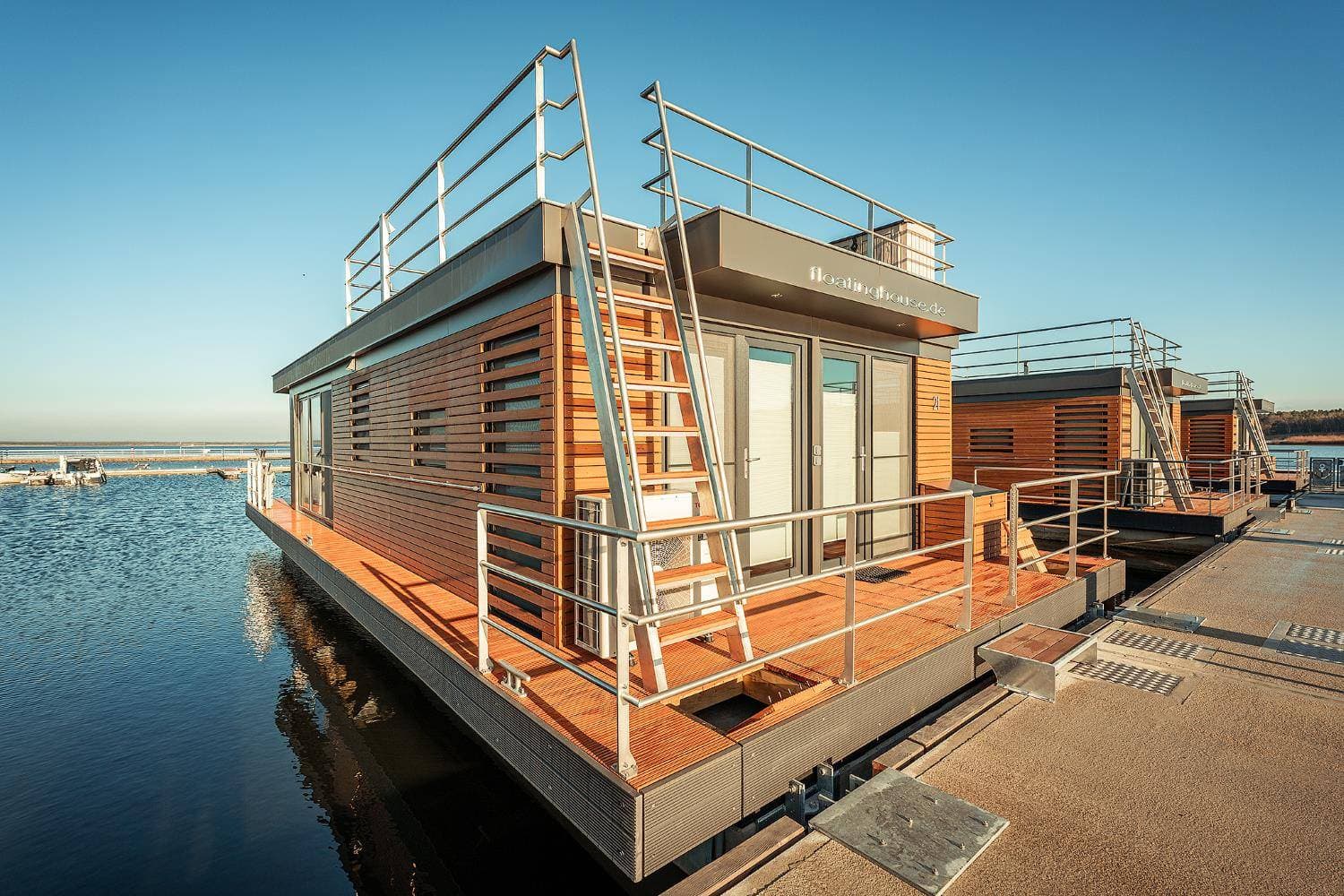 Hausboote am Bärwalder See 9