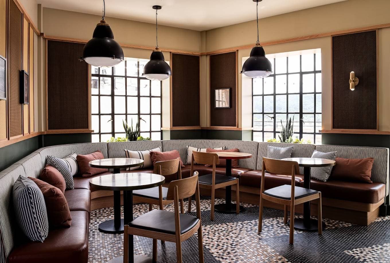 The Flat Iron Hotel 11