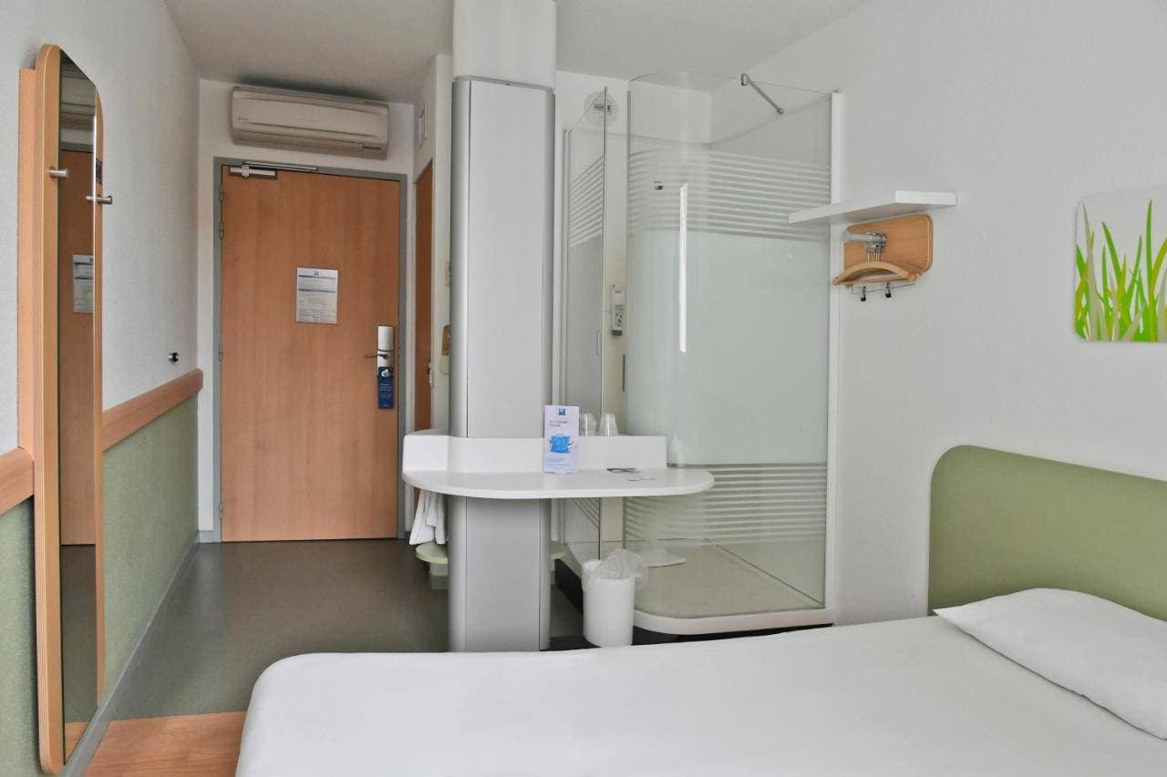 Ibis budget Saint-Quentin Centre Gare 11