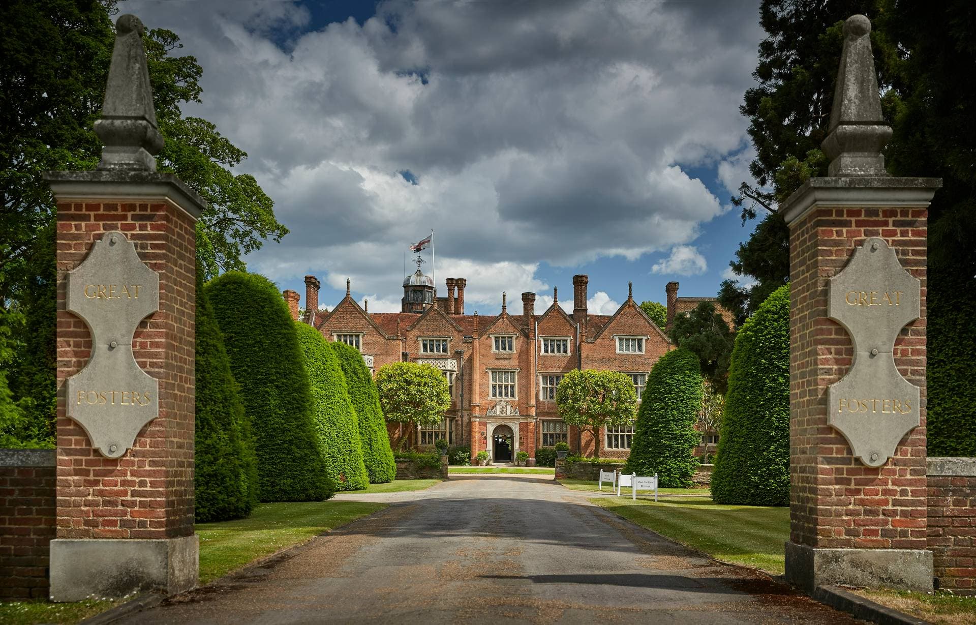 photo de Great Fosters Hotel