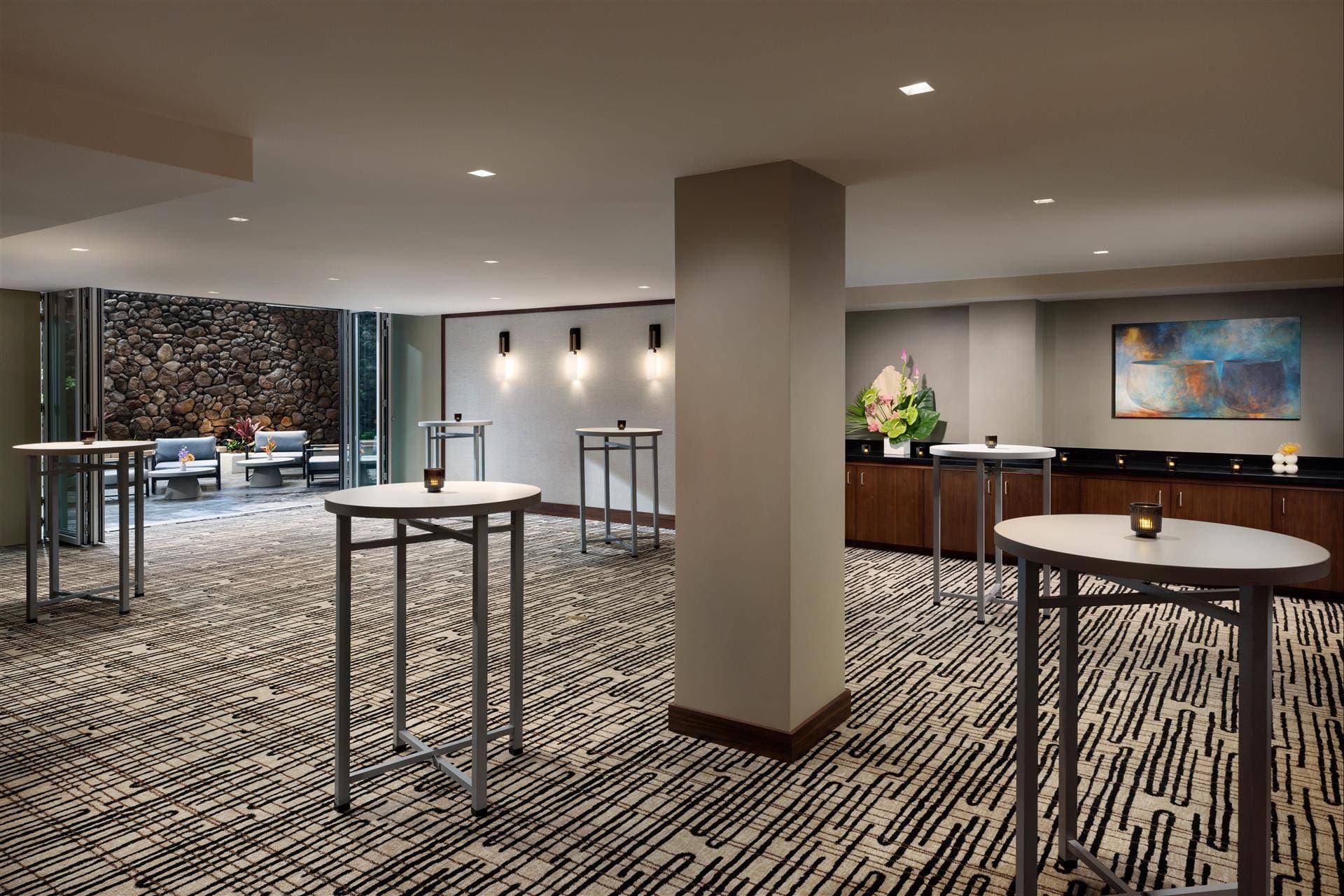 AC Hotel Honolulu 8