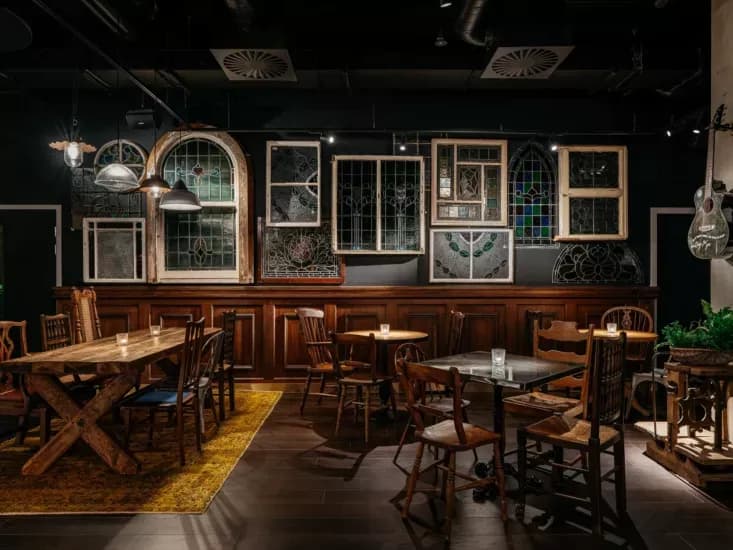 Dublin – Ruby Molly 7