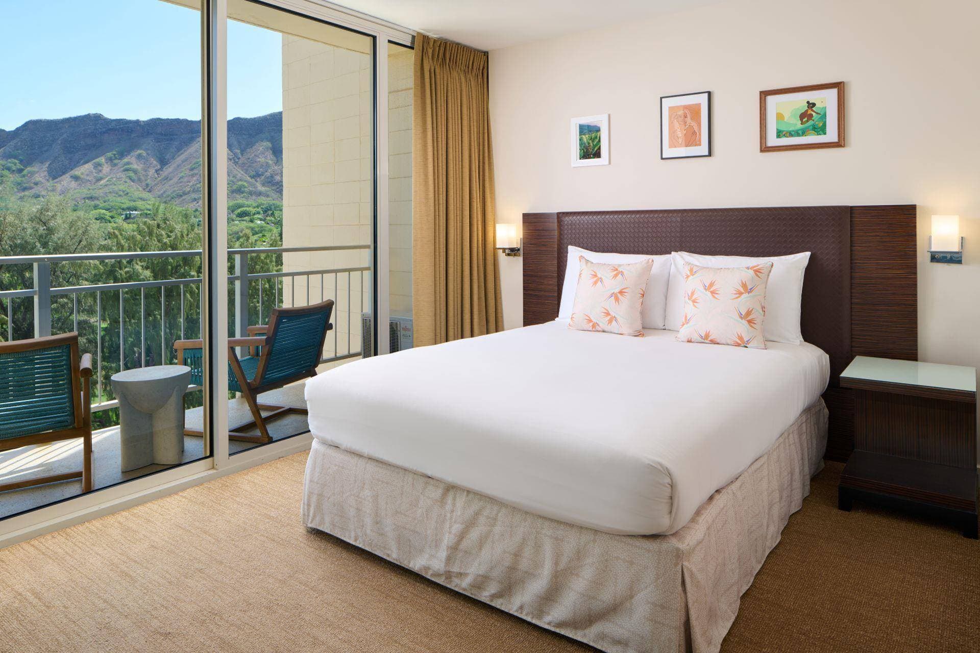 Kaimana Beach Hotel 10