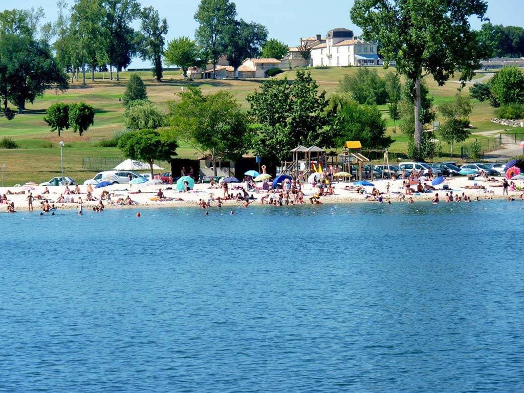 L'hôtel du Lac 9
