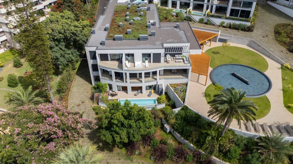 Acqua Sensation Suites by LovelyStay 60