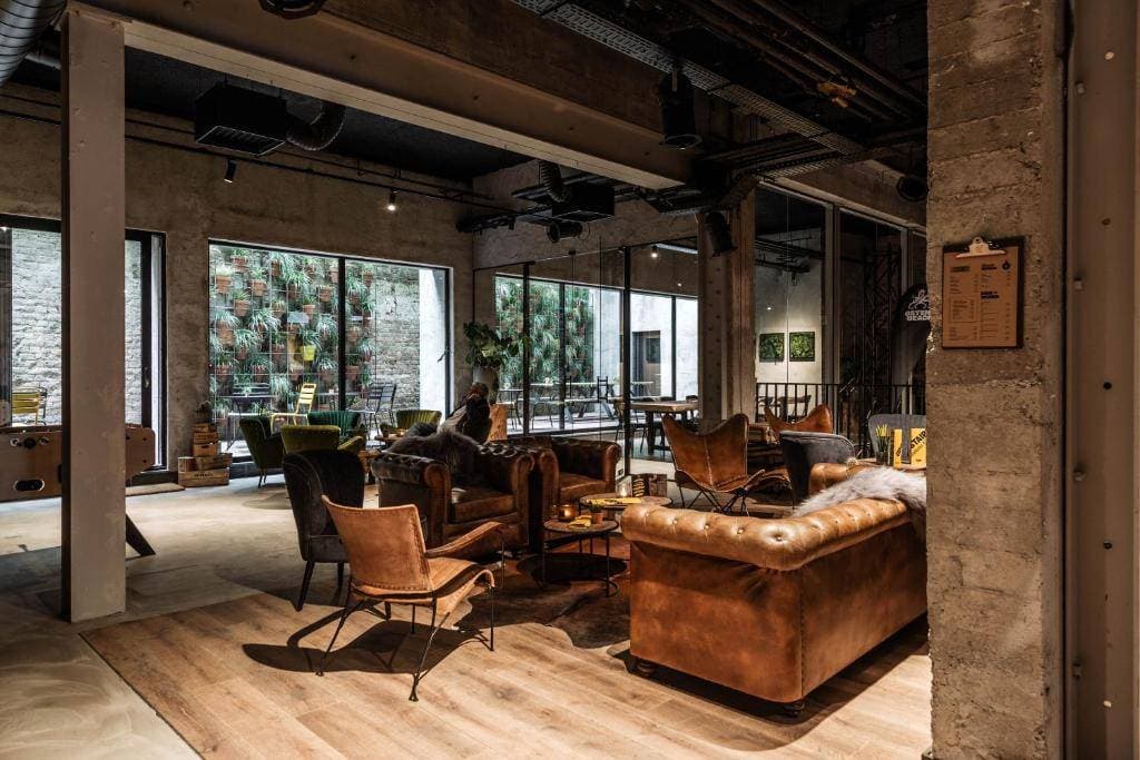 Upstairs Hotel 16