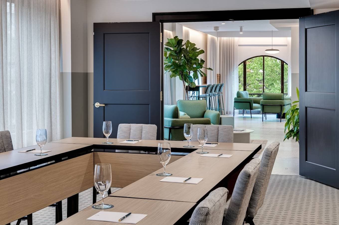 The Flat Iron Hotel 16