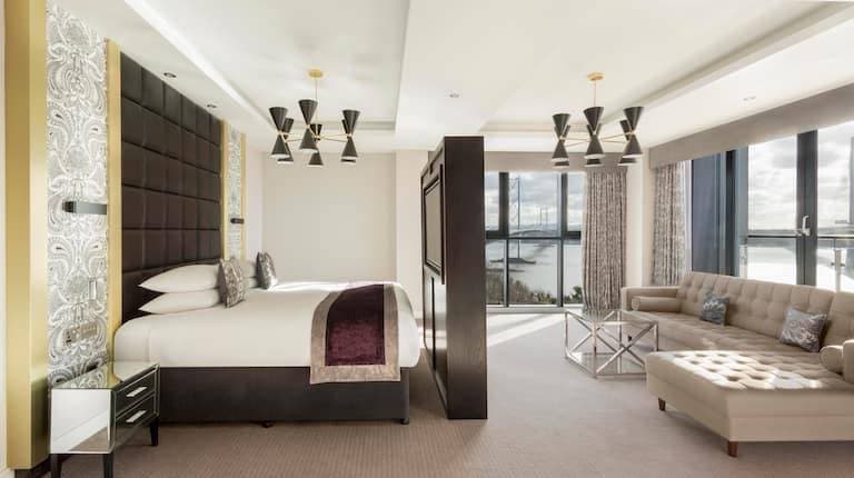 DoubleTree by Hilton Queensferry  10