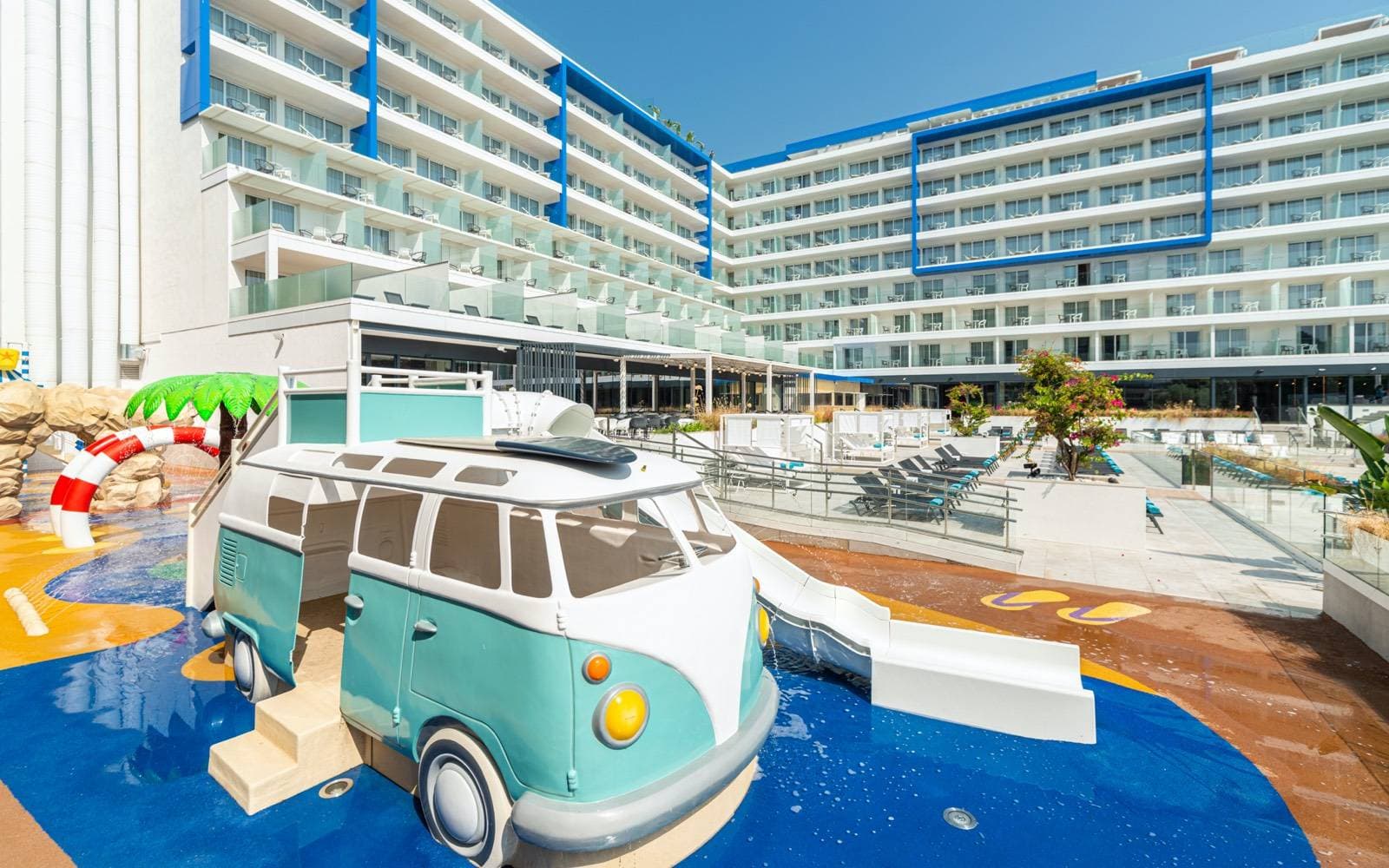 L'Azure Hotel 11