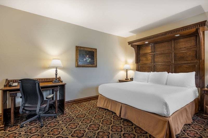 Best Western Premier Mariemont Inn 12