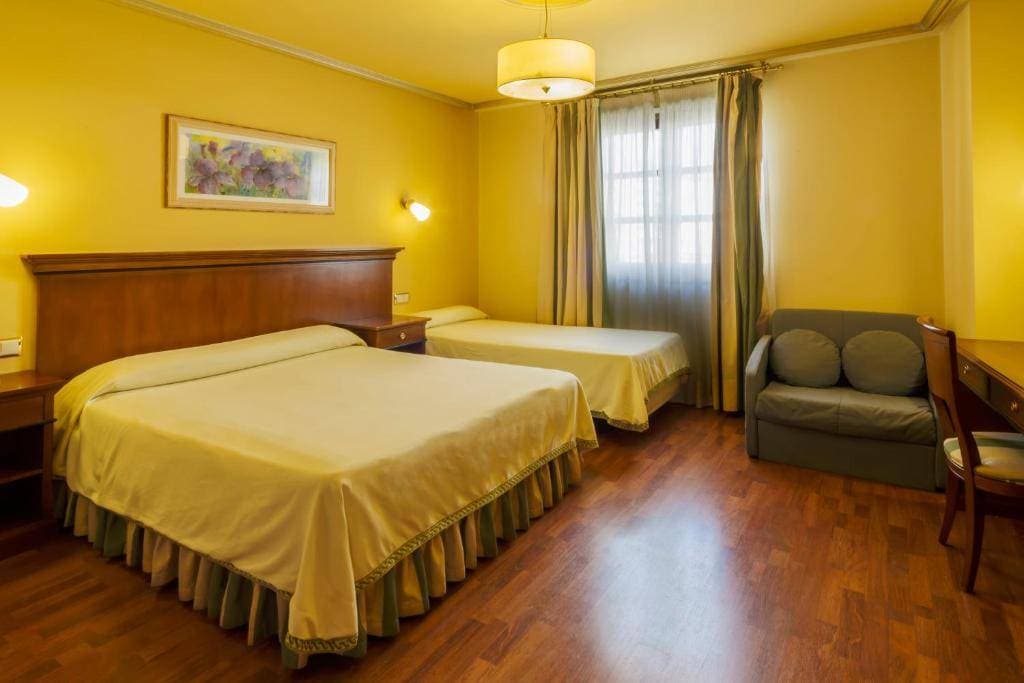 Hotel Azofra 12