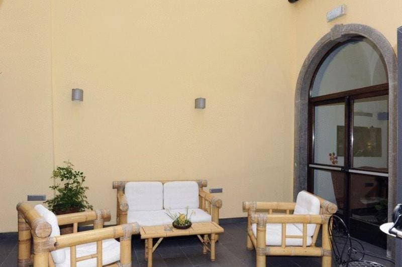Hotel Urbano V 7