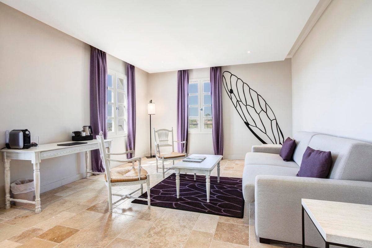 Le Frégate Provence 28