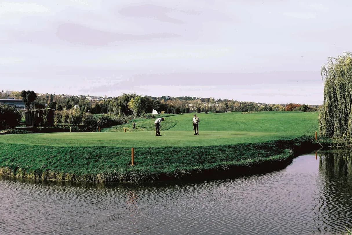 L'Hôtel Renaissance Hippodrome - Paris Country Club 5
