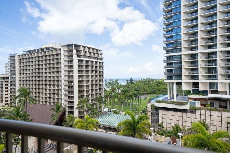 Embassy Suites Waikiki Beach Walk 27