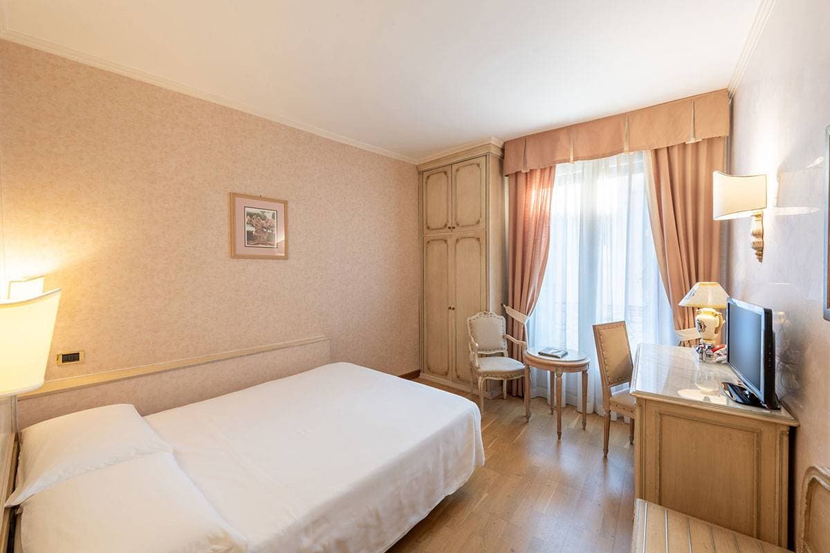 Hotel Majestic Toscanelli 11