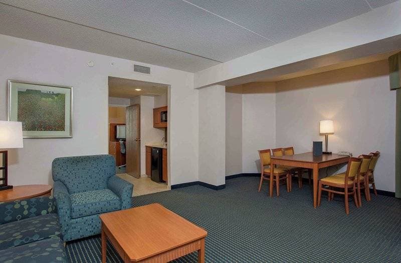 Embassy Suites by Hilton Lexington/UK Coldstream 36