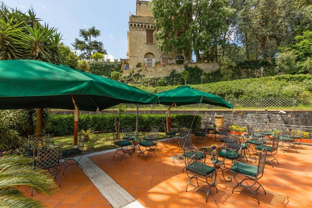 Villa Capodimonte 9