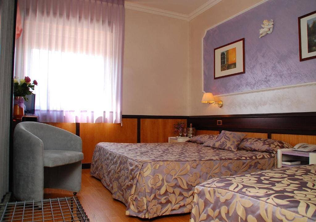 Benny Hotel 6