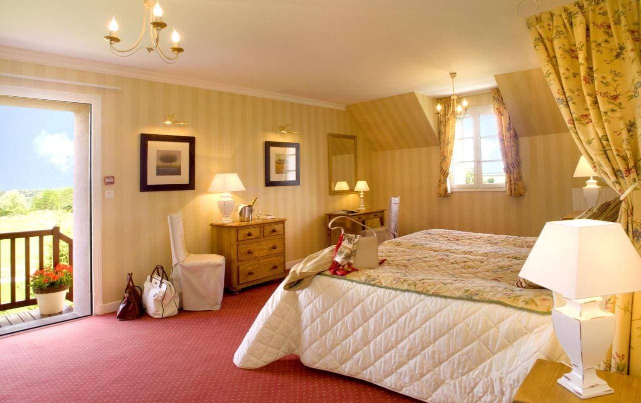 L'Hôtel Le Fleuray 12