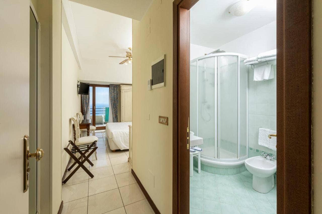 Hotel Porto Roca 33
