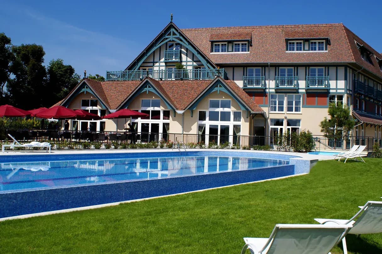 L'Hôtel Renaissance Hippodrome - Paris Country Club 2