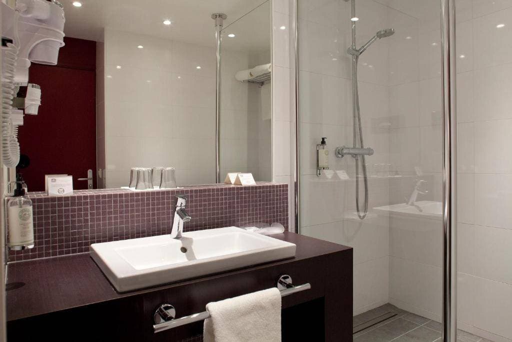 Best Western Premier Hotel De La Paix 21