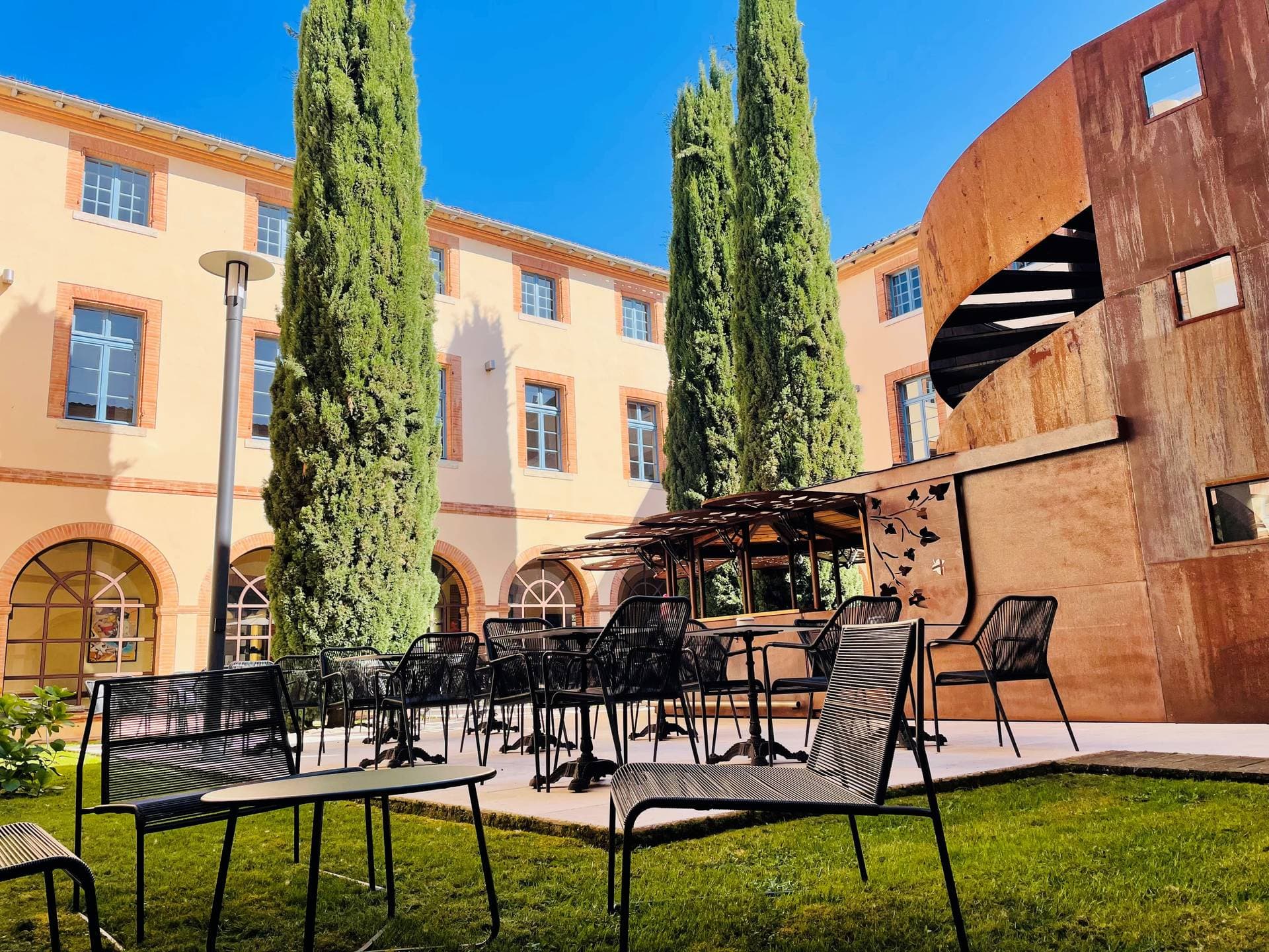 Abbaye des Capucins & Dali Hôtel 12