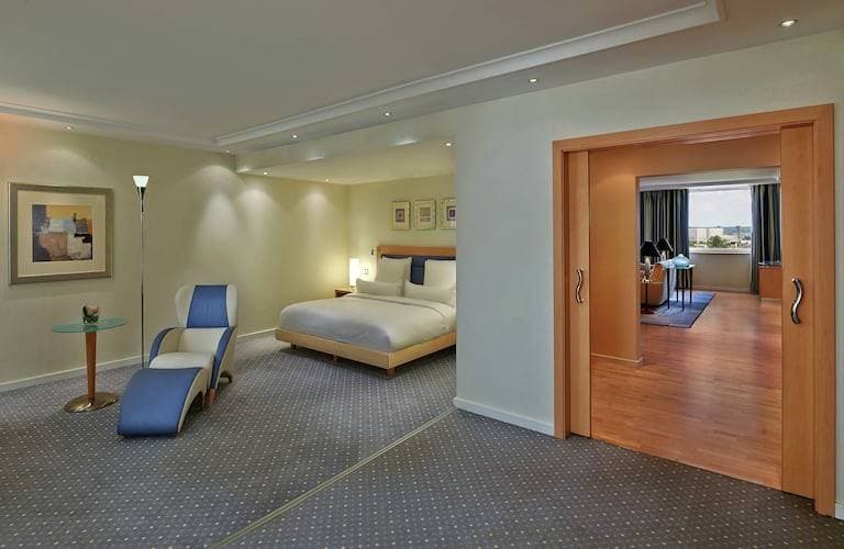Hilton Dusseldorf 13