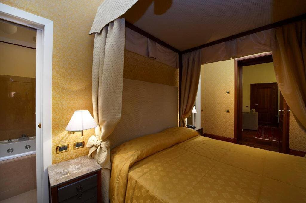 Grand Hotel Piazza Borsa 17