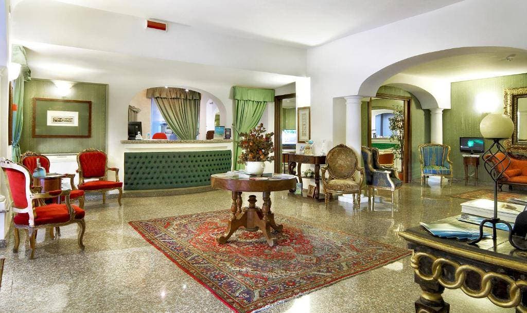 Colonna Palace Hotel Mediterraneo 3