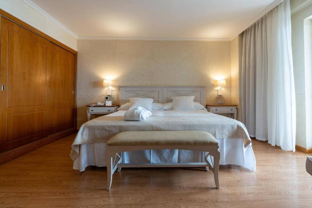 Hotel-Termas Marinas El Palaseit 12
