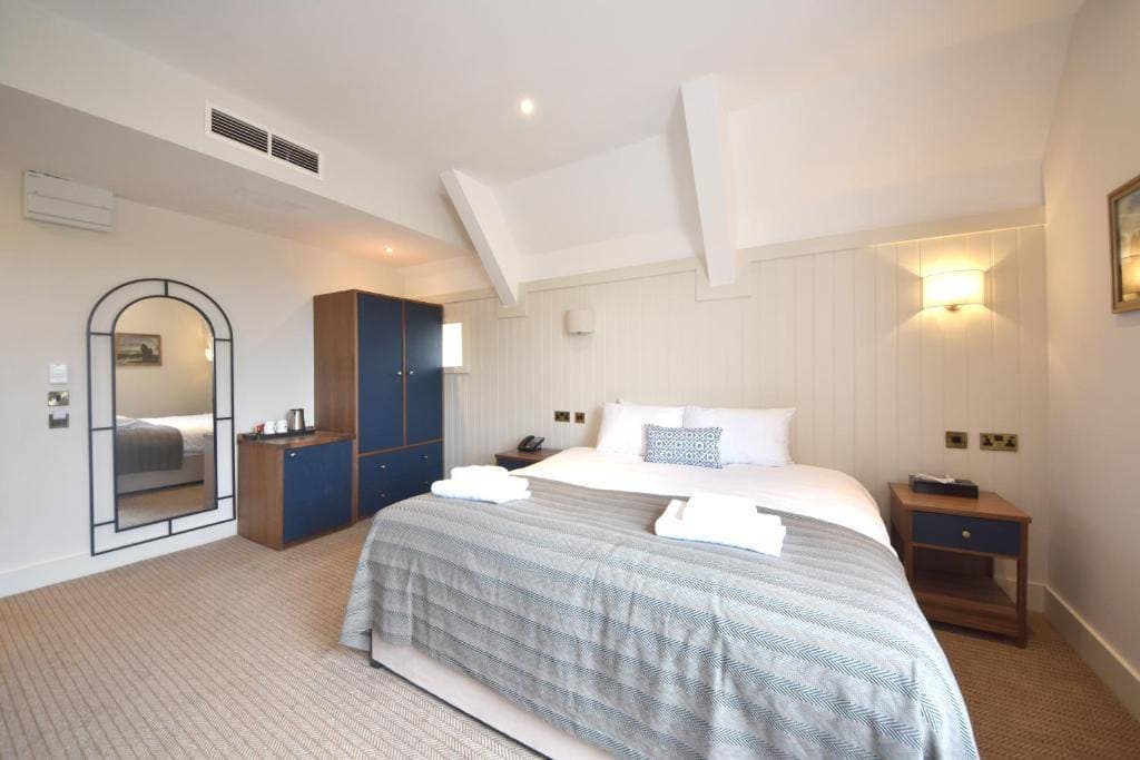 The Elvetham 28