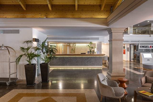 Onyria Quinta da Marinha Hotel 10