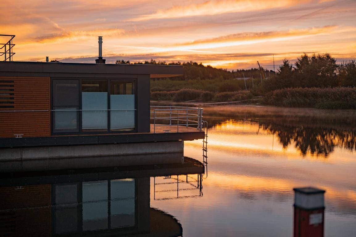 Hausboote am Bärwalder See 6