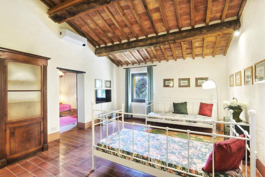 Villa e Fattoria di Radi 24