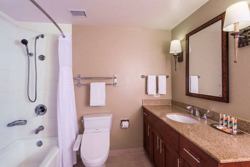 Hilton Grand Vacations Suites at Hilton Hawaiian Village 38