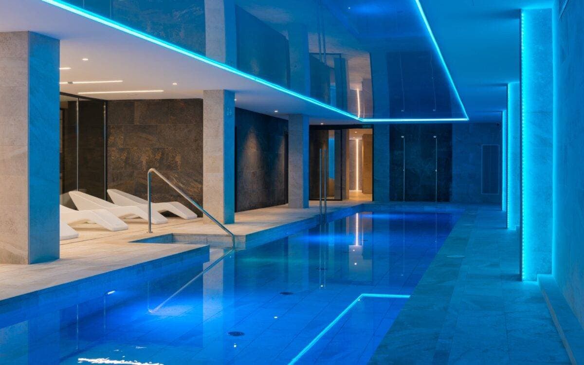 L'Azure Hotel 28