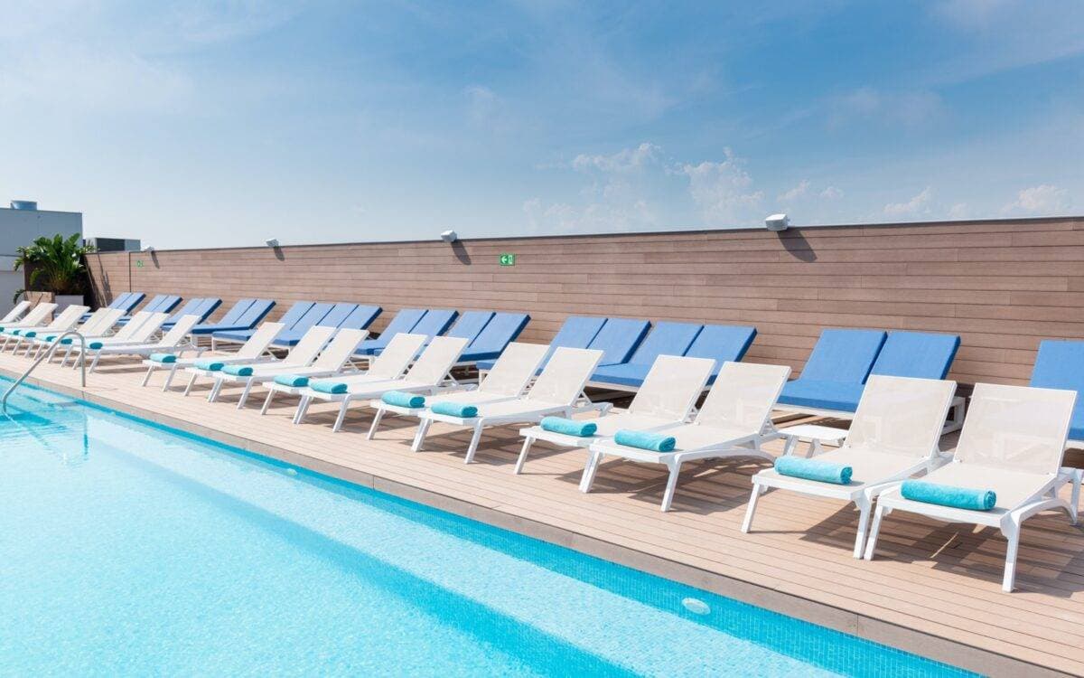L'Azure Hotel 7