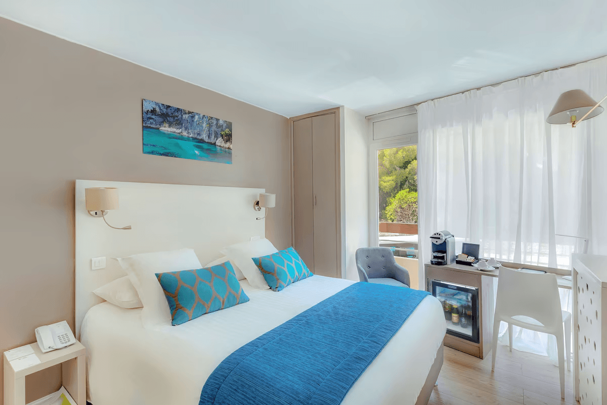 Best Western Plus La Rade 12