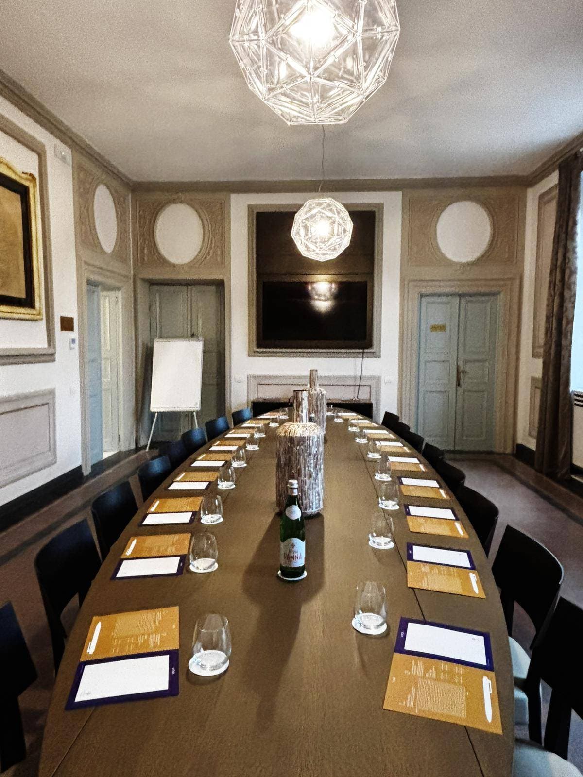 Elisa MTG Room set up